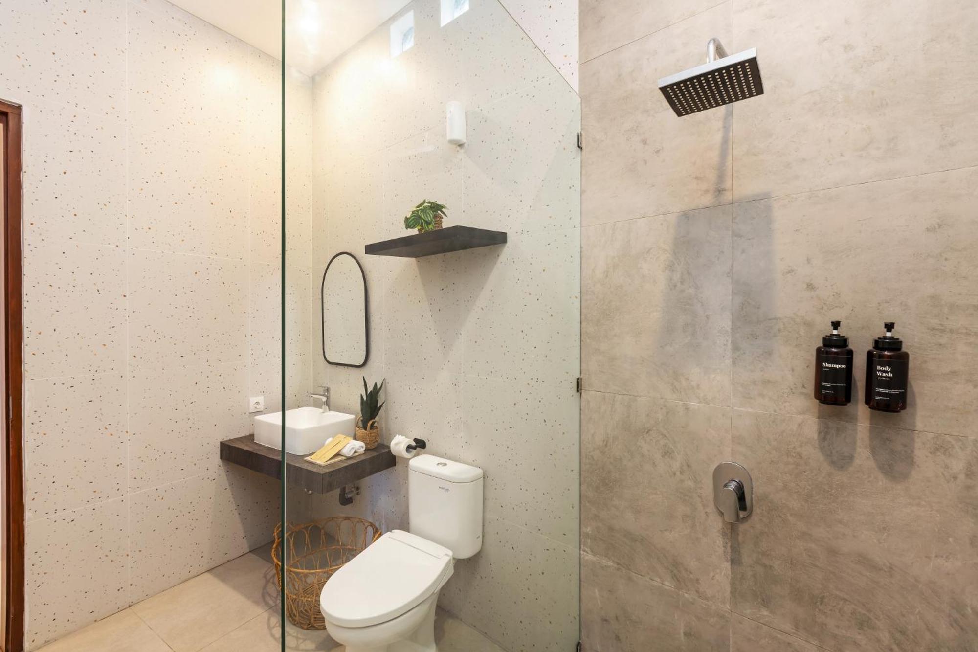 Lavinia - Private Pool - Kuta - Double Six Villa